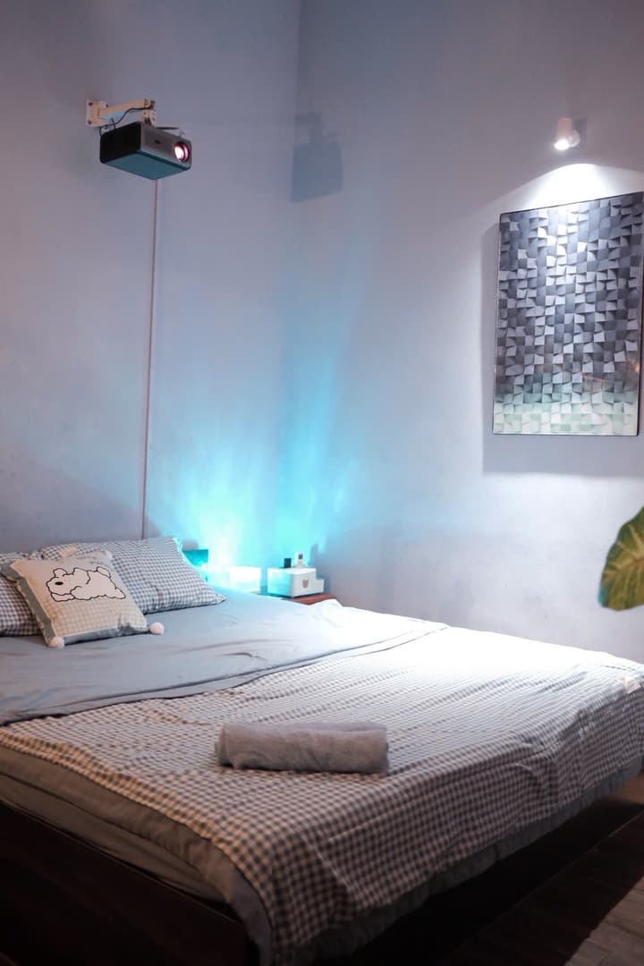 Blue Room — ảnh 1